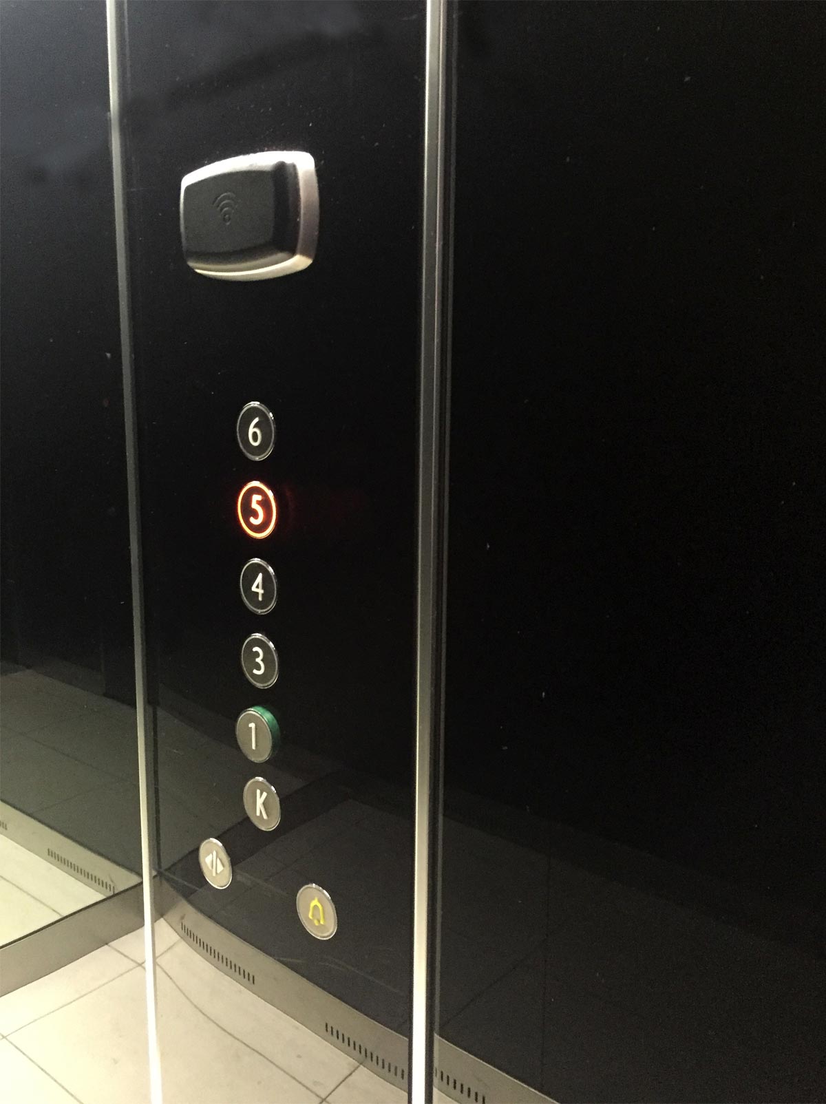 Hotel Elevator Controller With Hotel Lock System
