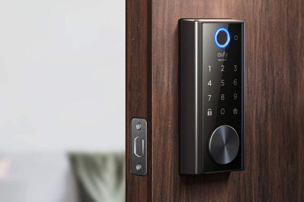 How to Select the Right Digital Lock for Your Business-01