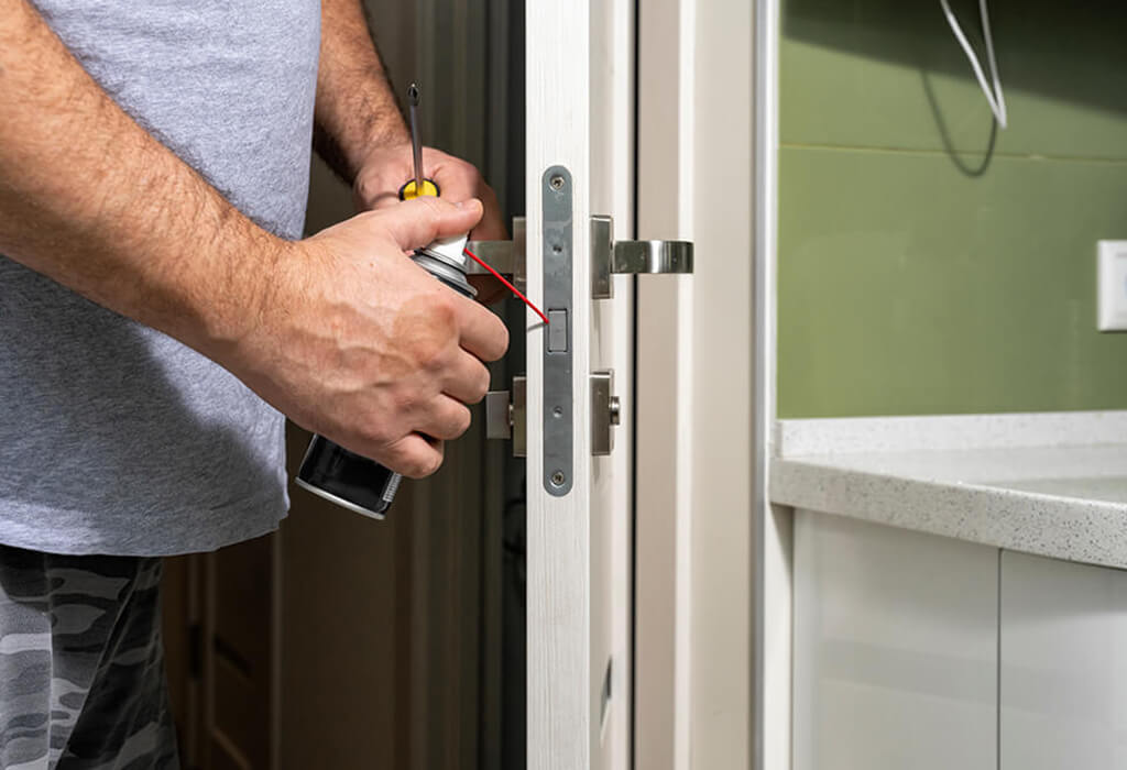 How to maintain apartment door locks