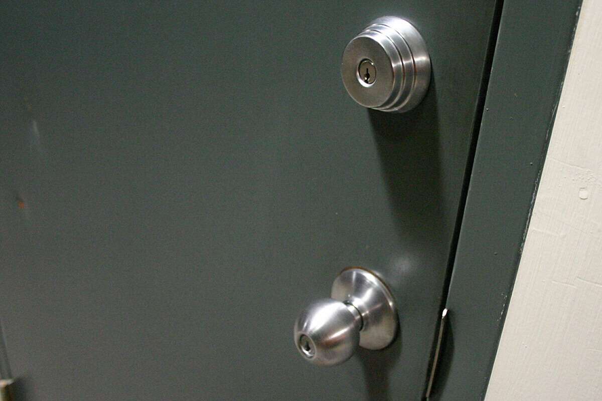 deadbolt lock guide