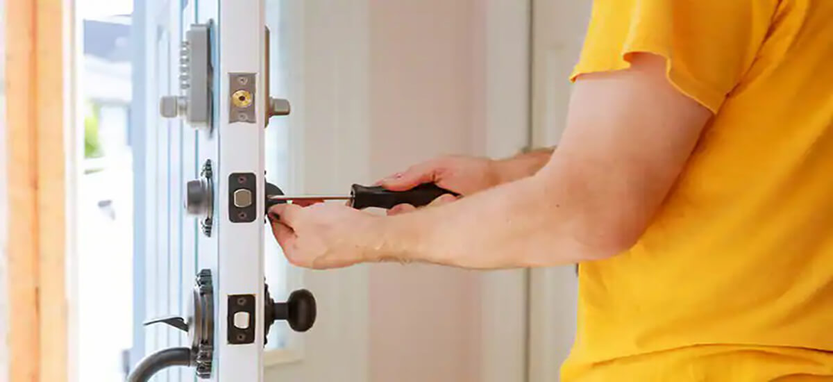 Adjust the keyless door lock