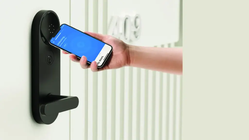Security and Privacy Issues in Keyless Hotel Door Locks